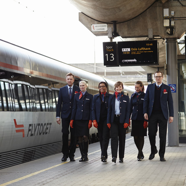 Flytoget på gardemobanen tekstil