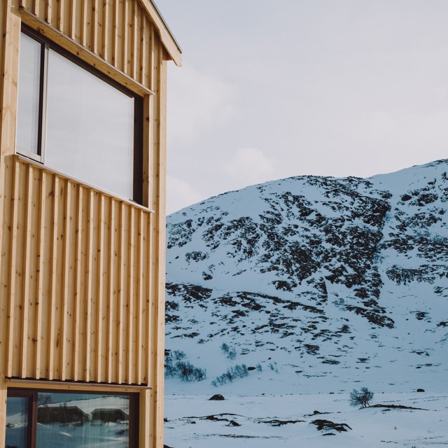 Norsk tradisjon møter moderne fjellkomfort på Gjendesheim
