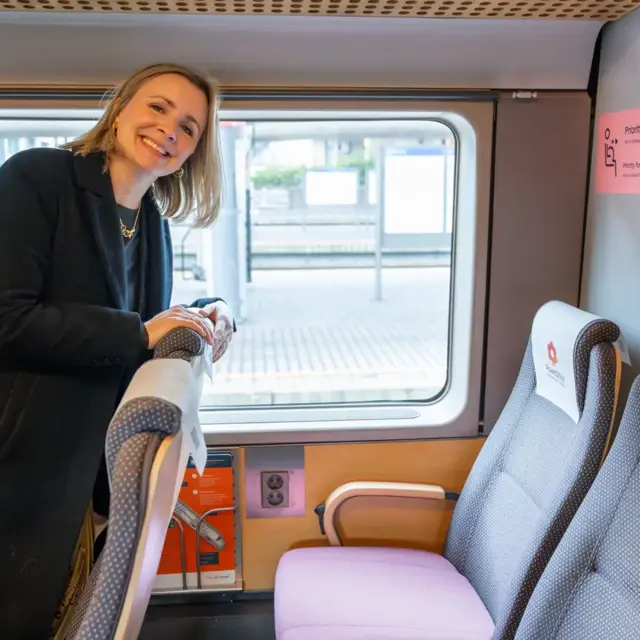 Flytoget’s (the Norwegian Airport Express Train) new pink priority seats for pregnant passengers